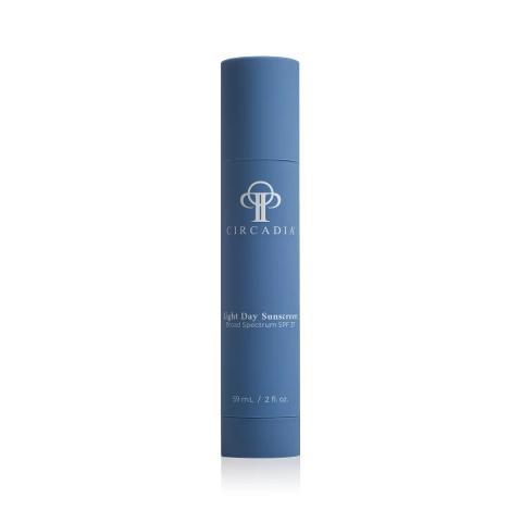 Witte tube Circadia Light Day Sunscreen SPF-37, 59 ml, met blauwe en grijze accenten.