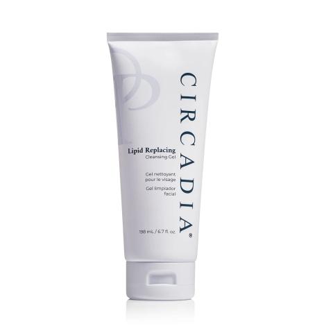 Fles Circadia Lipid Replacing Cleansing Gel 198 ml met witte pomp in een witte, strakke verpakking.